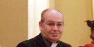 Antonio Pérez Daza recibe el título de Hijo Adoptivo de Écija