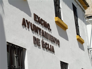 Con un ahorro de 20.000 euros, Ecilimp continuará con la limpieza de los edificios municipales