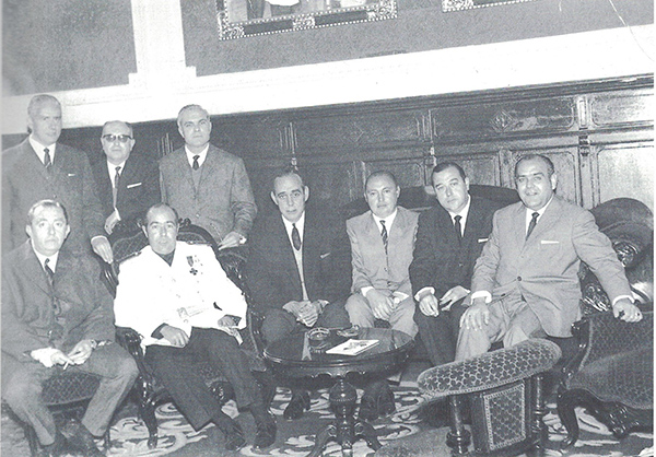 Dr. Sánchez-Malo (1º de la izquierda sentado)