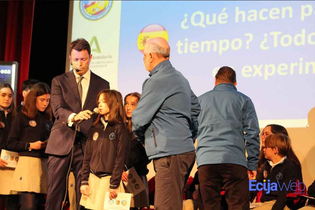 Realizada con éxito la conexión entre alumnos de Écija y la Estación Espacial Internacional